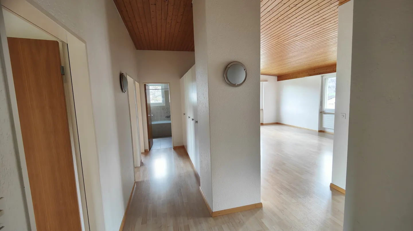 Helle 4.5-Zimmer-Wohnung mit Balkon, Aedermannsdorf - Foto 8 von 12