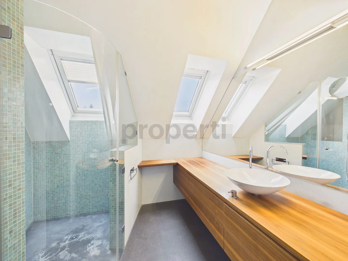 Moderne Maisonette mit Balkon - Foto 11 von 13