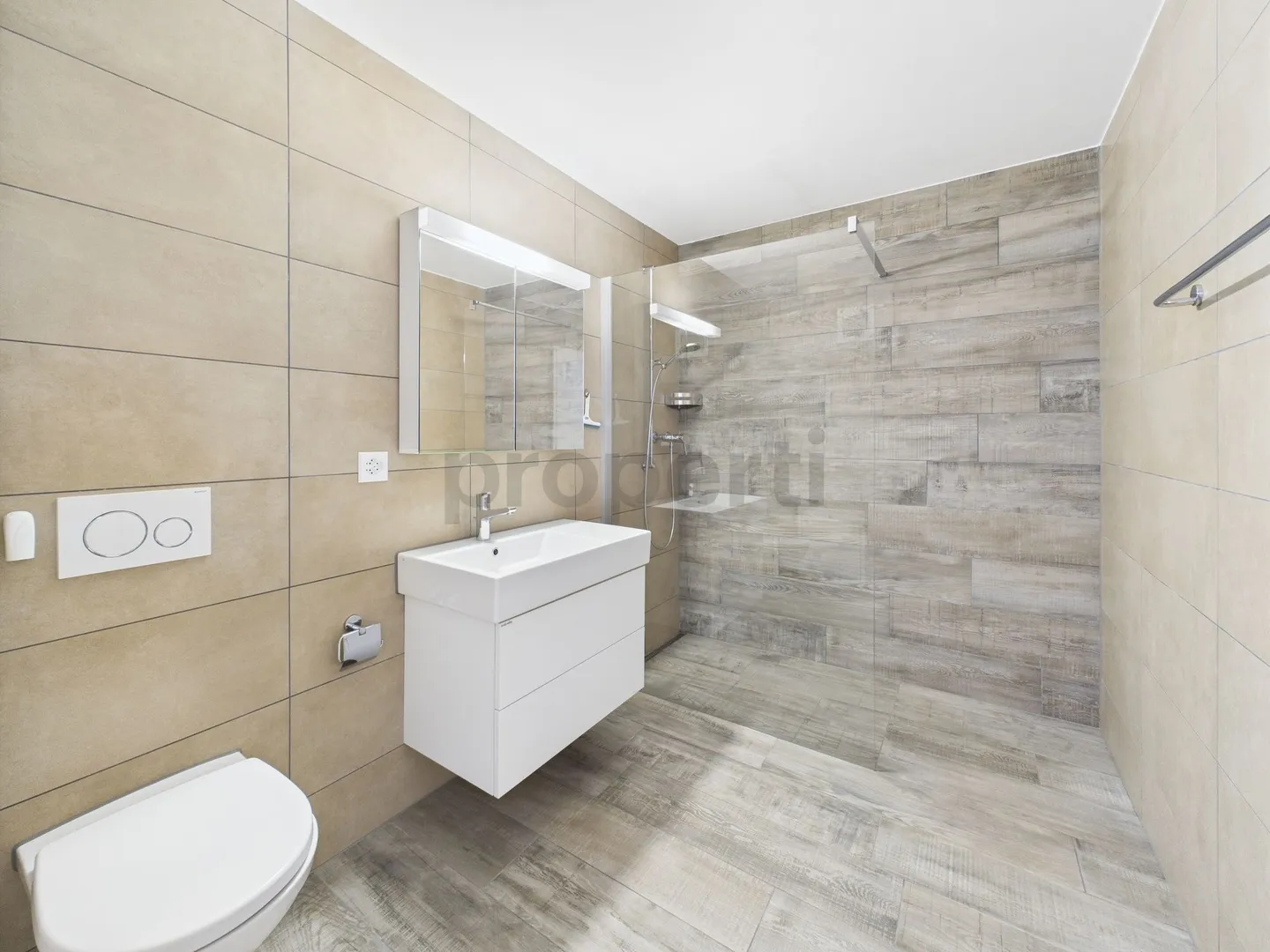 Moderne 2.5-Zimmer-Wohnung in ruhiger Lage mit vielseitigem Freizeitangebot - Foto 7 von 10