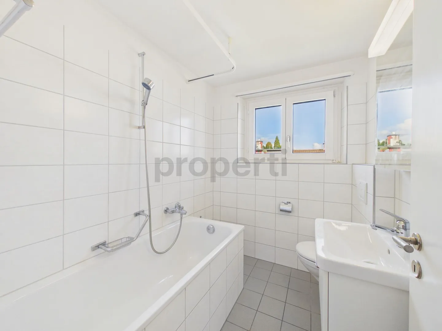 Charming two-family house with garden paradise and great potential in Horgen! - Photo 10 of 13