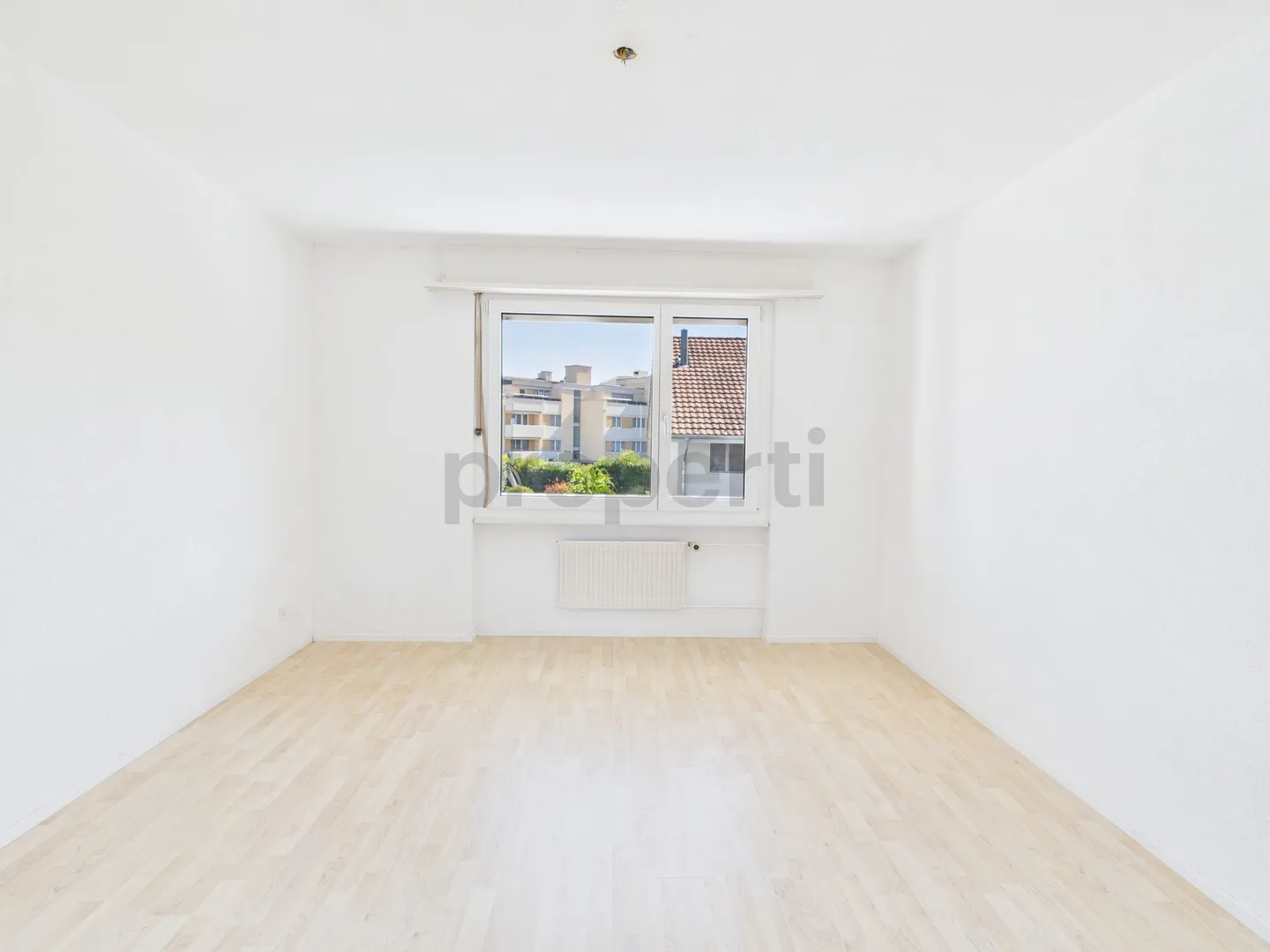 Occasione unica con vista lago: appartamento di 4,5 locali con potenziale a Nottwil - Foto 7 di 13