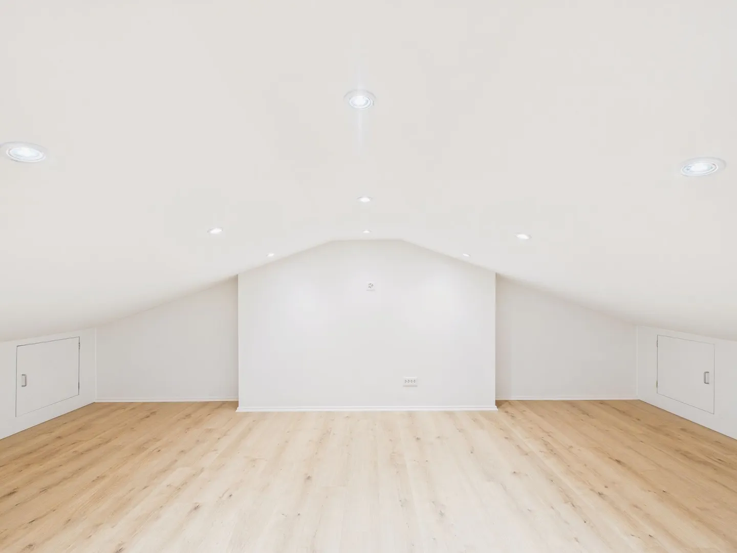 Charmantes 5.5-Zimmer Reihenhaus in Wilen b. Wollerau - Foto 9 von 13