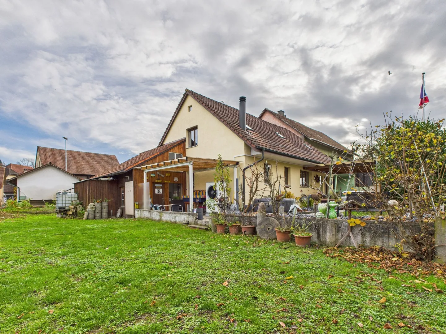 Grosszügiges Einfamilienhaus mit Garten in Koblenz - Foto 1 von 12
