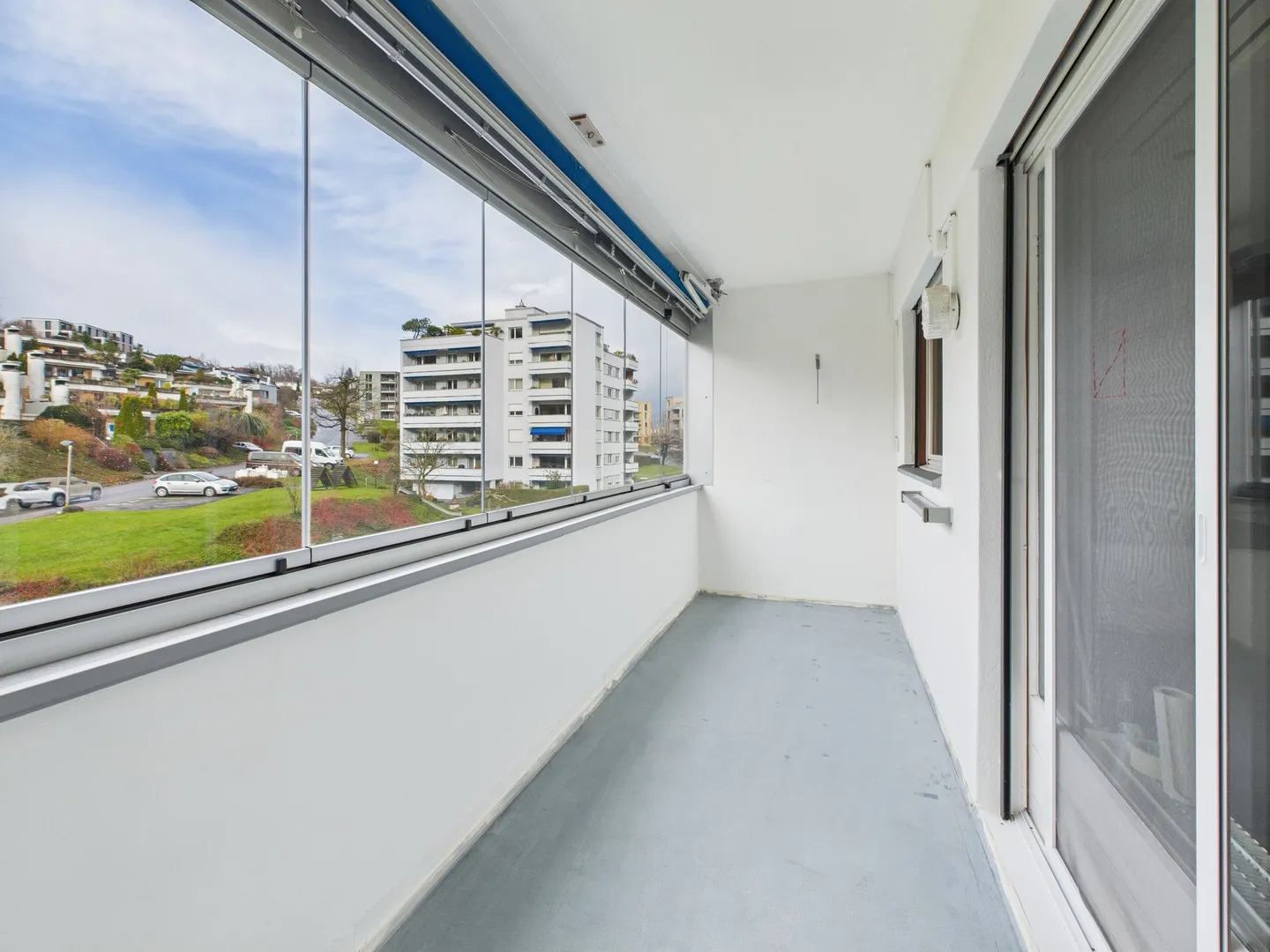 Appartement lumineux de 3,5 pièces avec belle vue à Wädenswil - Photo 8 sur 10
