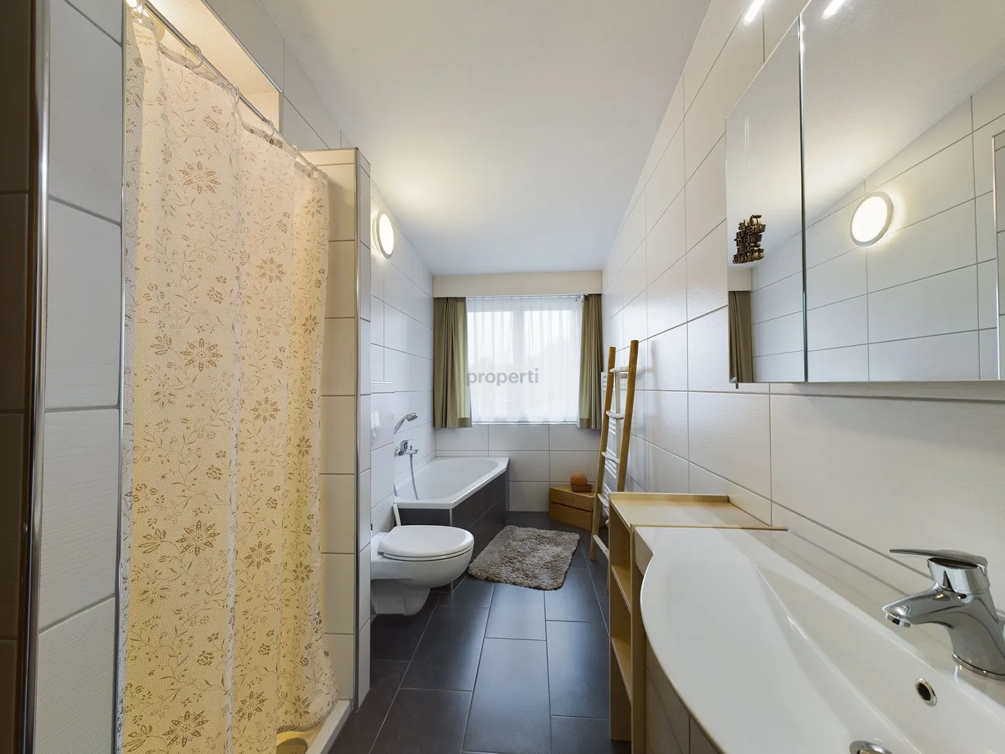 Modernes Apartment mit Balkon - Foto 5 von 8