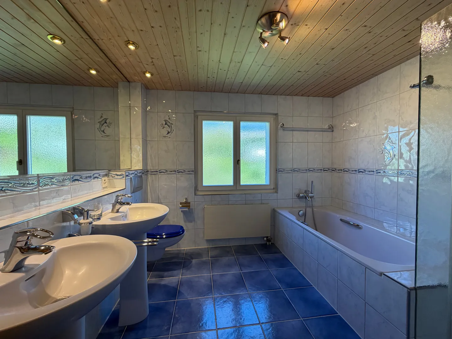 Bright 4-Room Attic Apartment with Balcony, Herrliberg - Photo 10 of 13