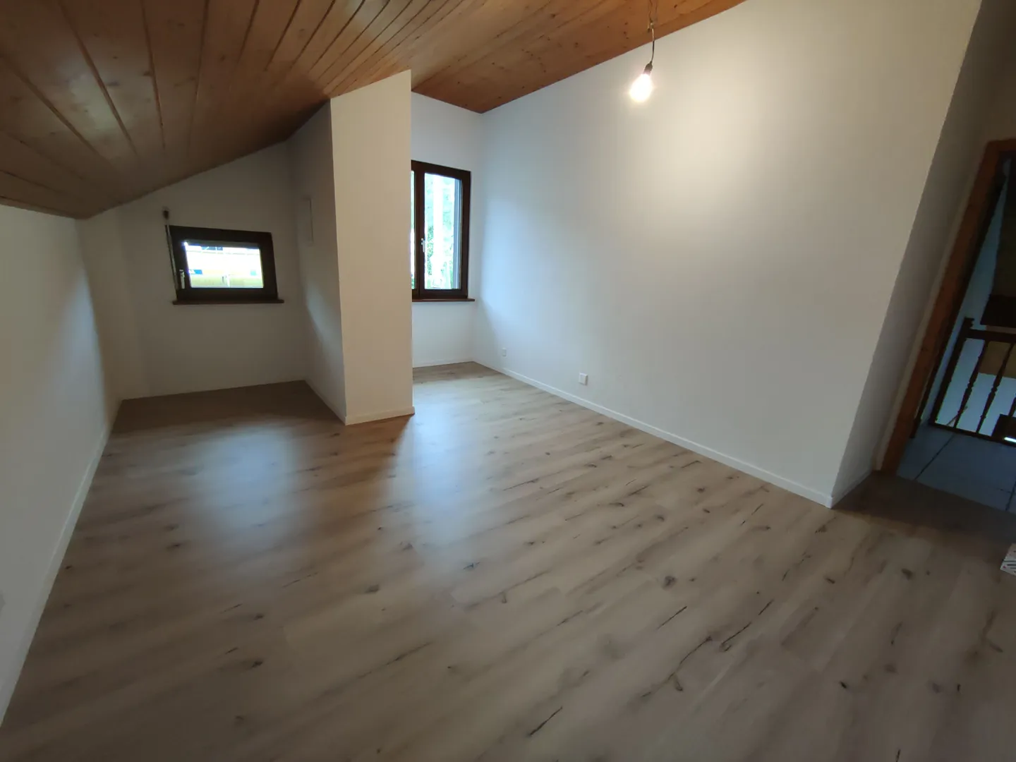 Appartement de 5,5 pièces situé au calme avec charme et beaucoup d'espace à Obermumpf - Photo 12 sur 13