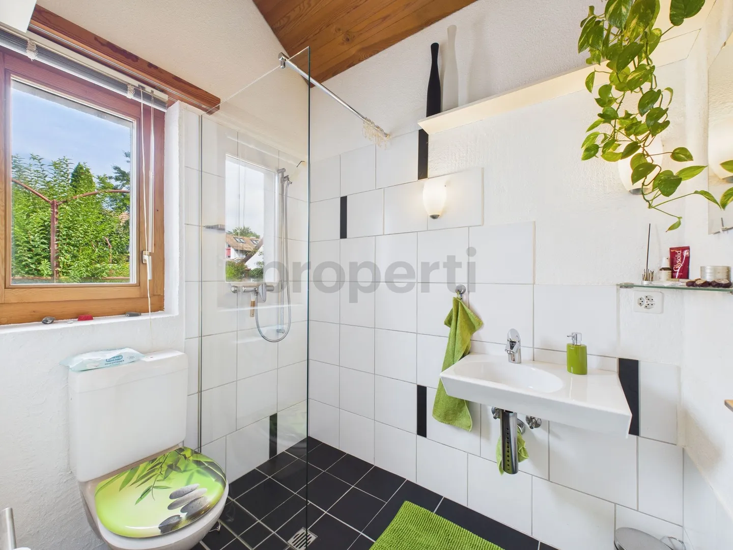 Charmantes Reihenhaus in Rafz - Foto 9 von 11