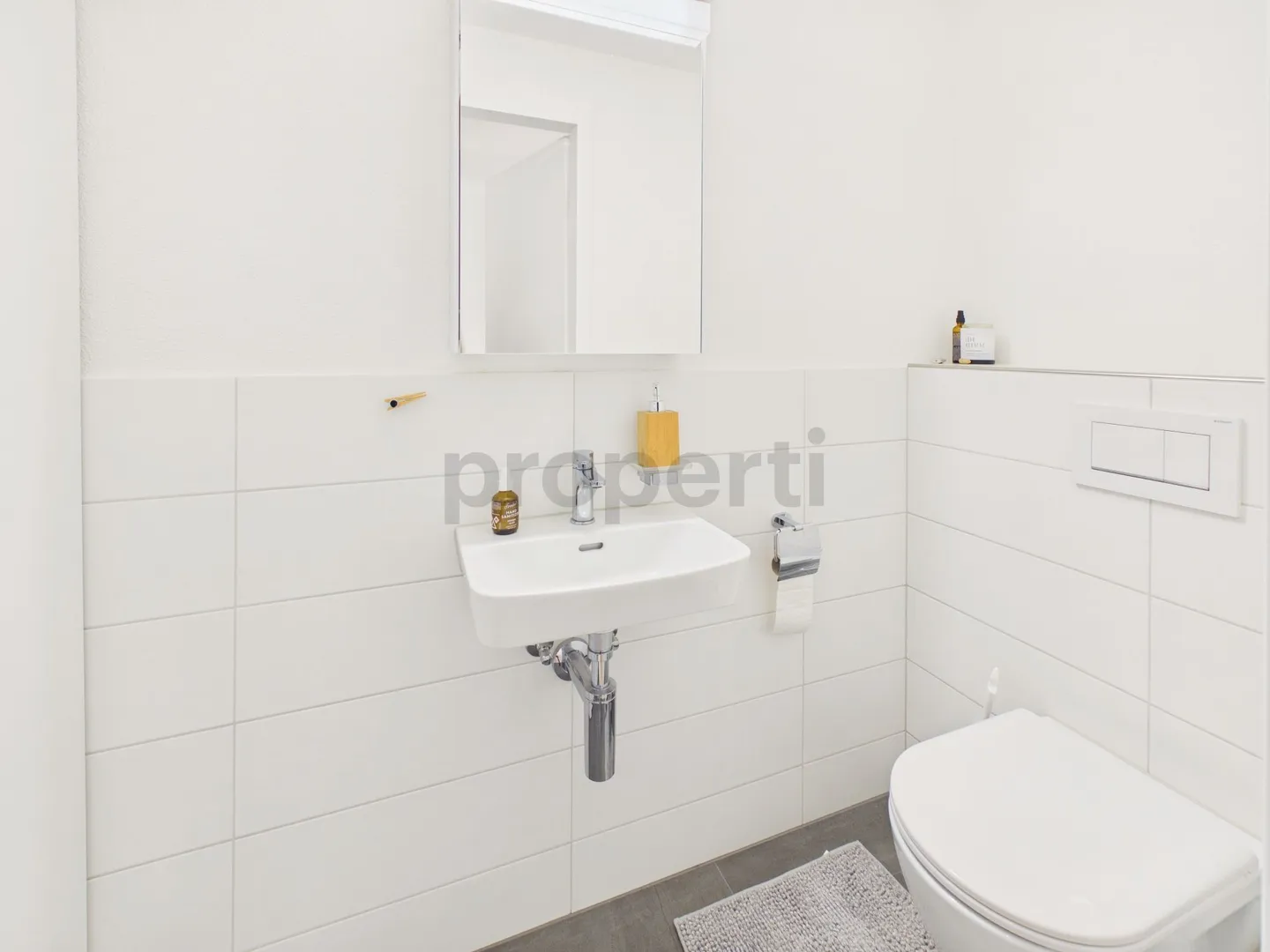 Completely renovated, light-flooded &amp; quietly located stylish 4.5-room apartment - Photo 11 of 13