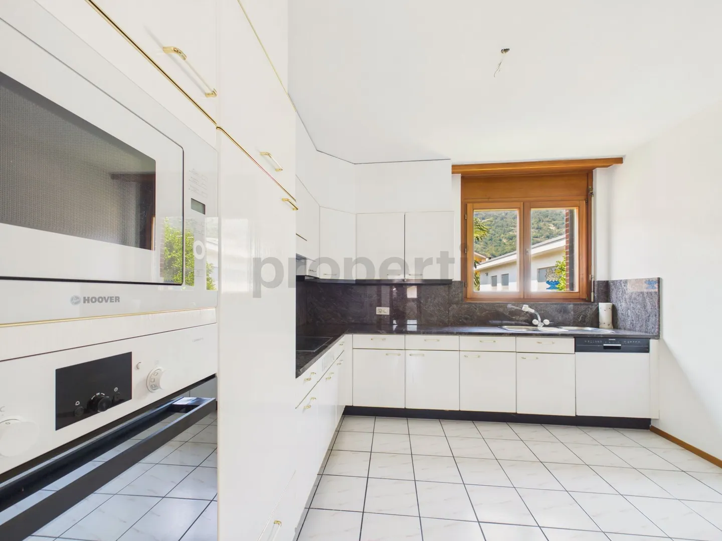 Appartement spacieux dans un cadre verdoyant - Photo 6 sur 13