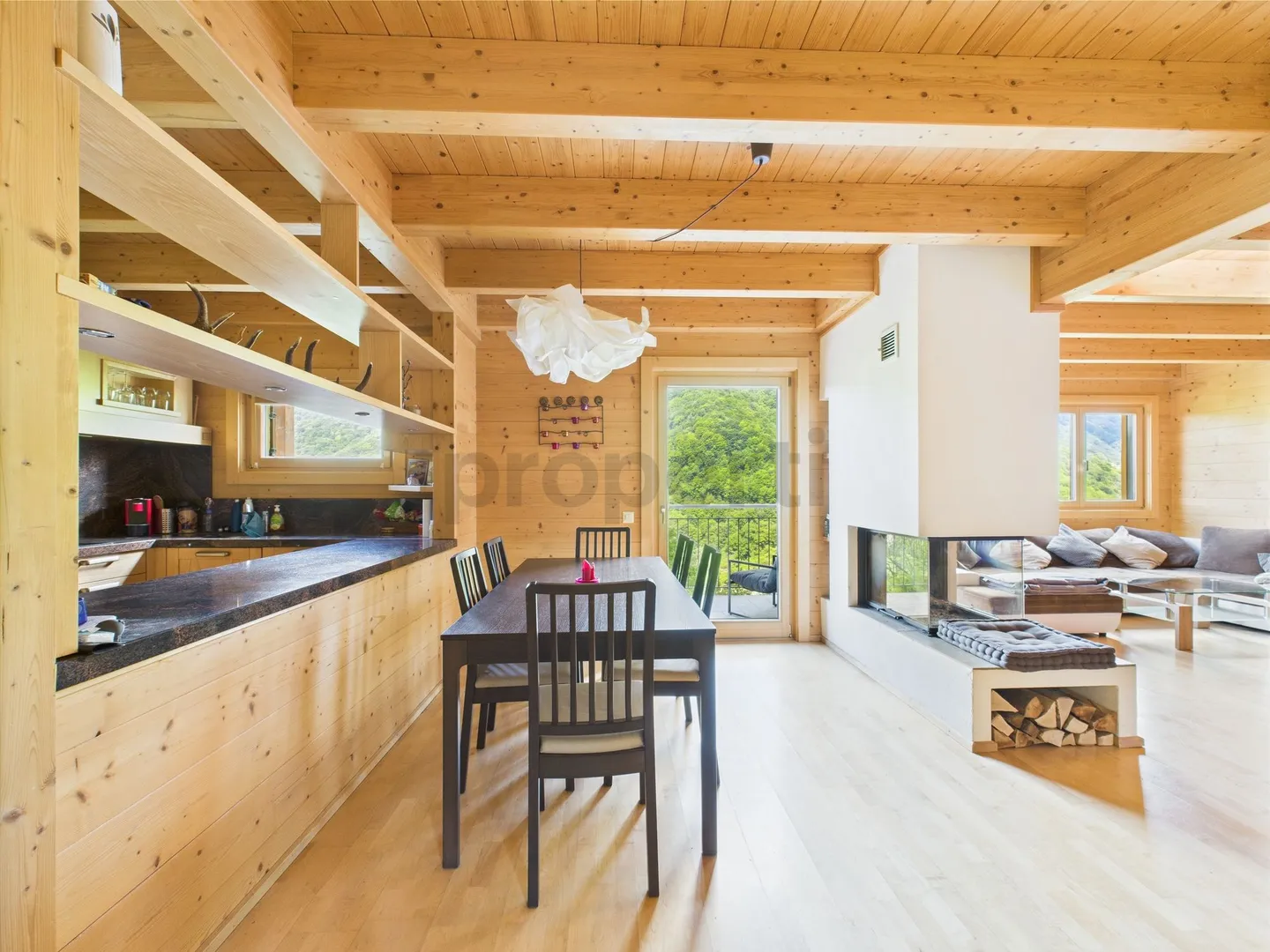 Unique single-family home in Cabbio with 5.5 rooms - Photo 4 of 13