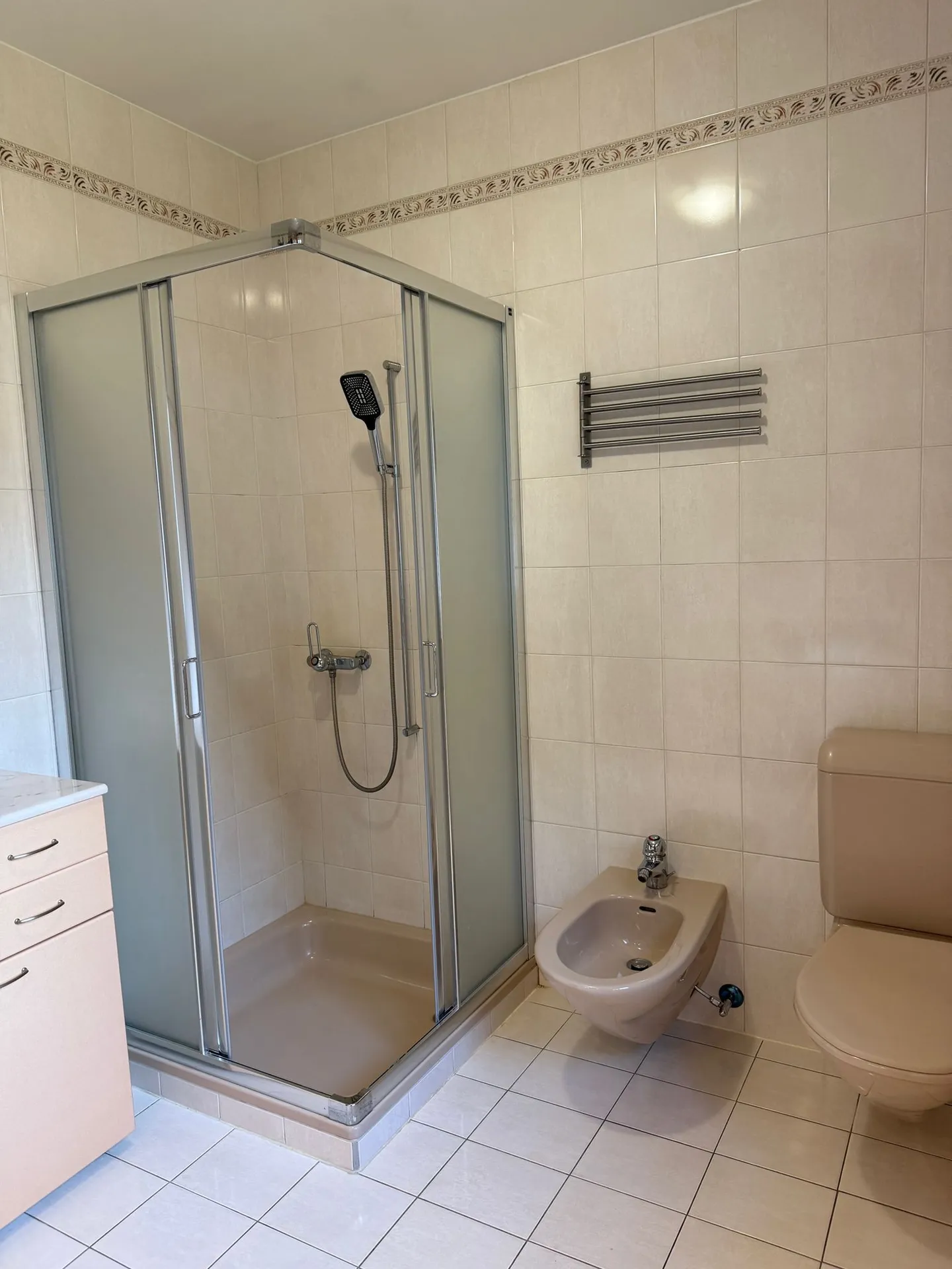 Elegante casa indipendente 4.5 locali con vista sulle montagne a Pollegio - Foto 10 di 13