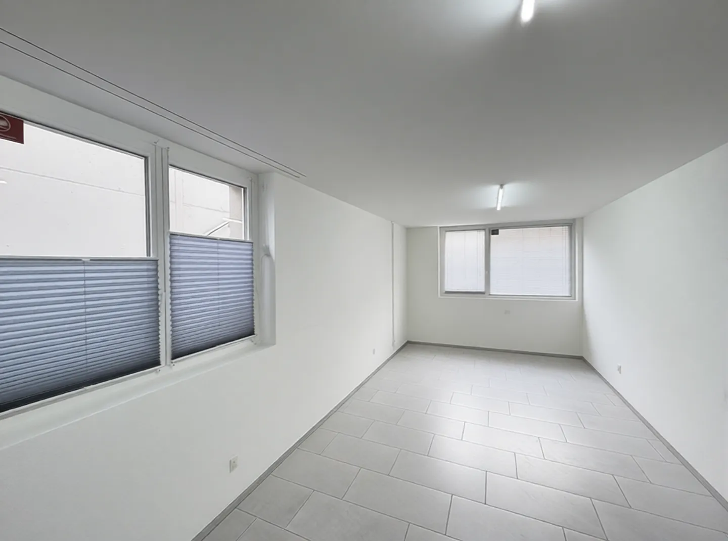 Large 2.5-Room Basement Apartment with Great Potential in Menziken - Photo 2 of 10