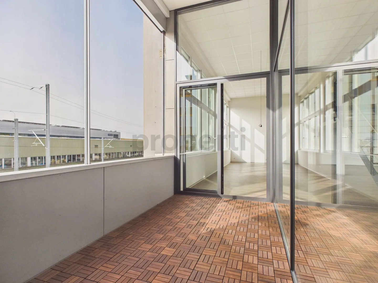 Appartement loft lumineux avec balcon et galerie - Photo 5 sur 13