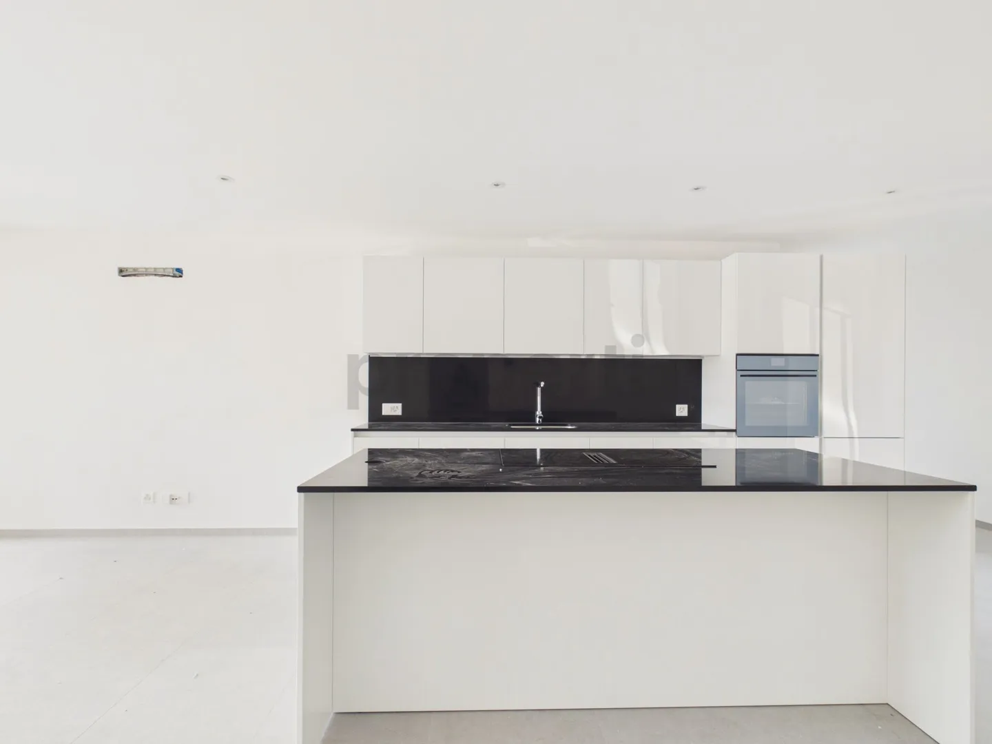 Modern 3.5 room apartment with electric car charging station, Biasca - Photo 4 of 13