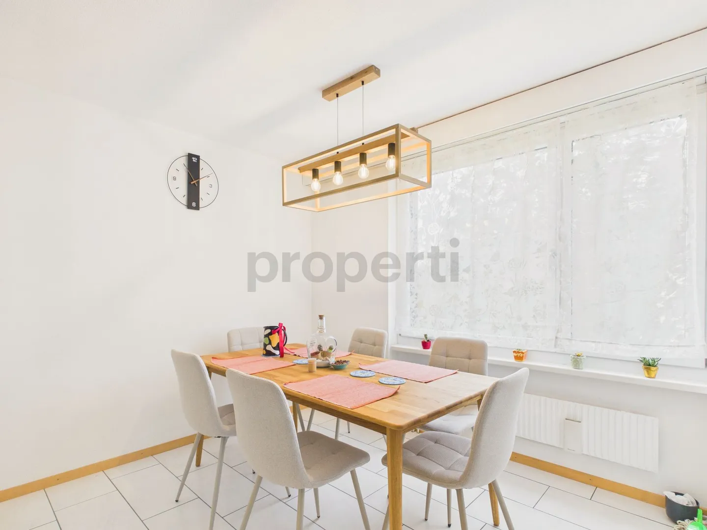 Modern furnished 3.5-room apartment with balcony in Uster - Photo 4 of 12