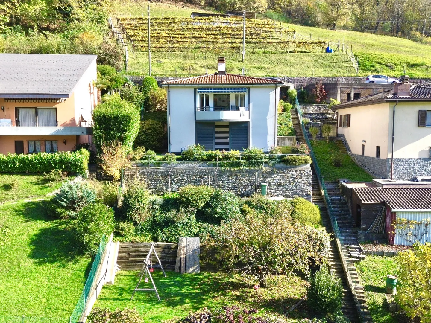 Affascinante casa unifamiliare da 4.5 locali con terreno edificabile . - Foto 10 di 12