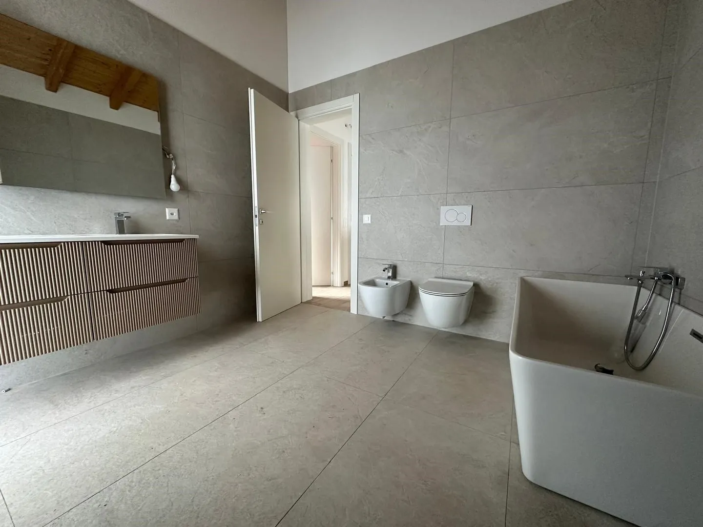 Modern single-family villa in Cresciano - Photo 12 of 13