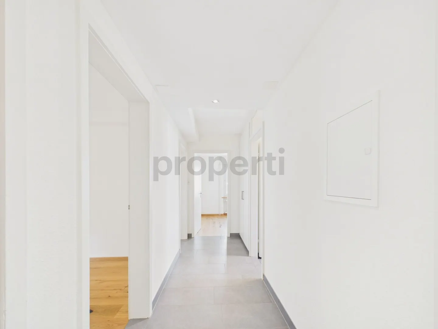 Freshly Renovated (2026), Sunny Balcony & Attractive Price-Performance Ratio! - Photo 4 of 9