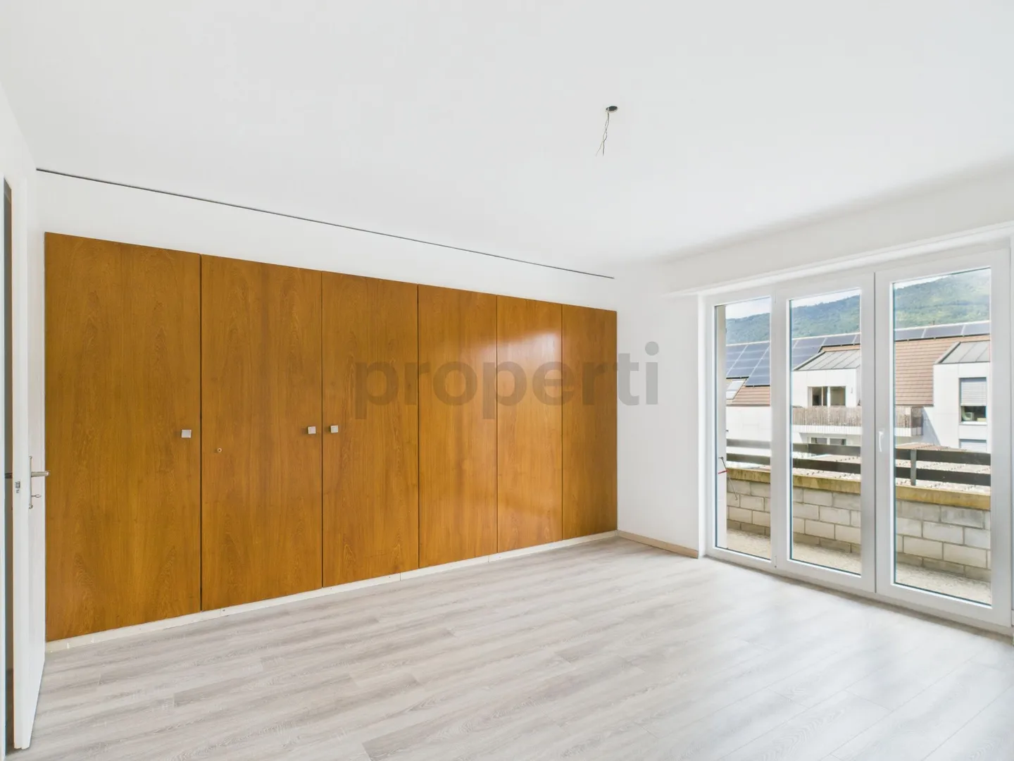 Charming 5.5-room apartment in a quiet neighborhood - Photo 5 of 9