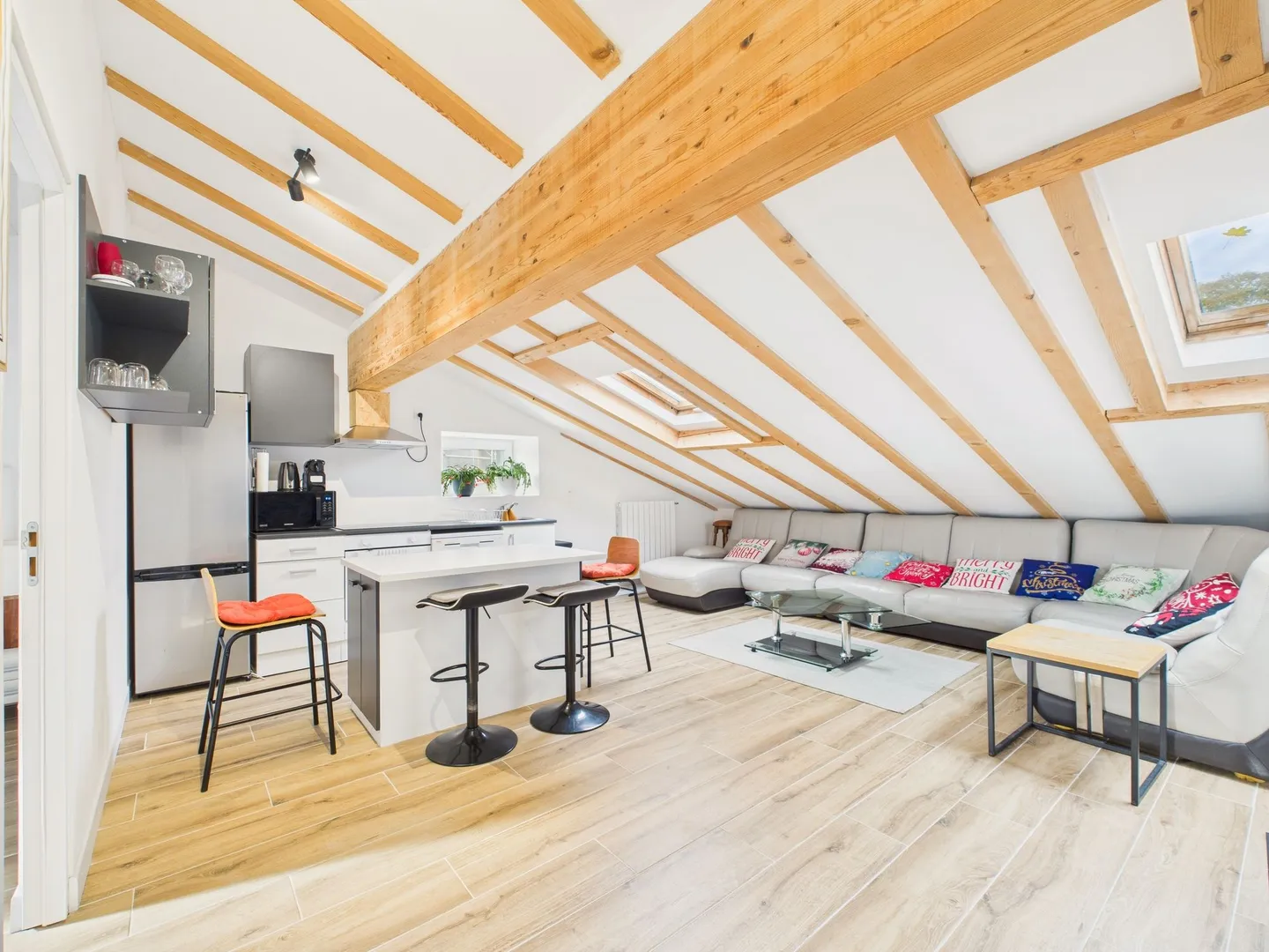 Appartement 3.5 pièces rénové avec charme à Crassier - Photo 6 sur 12