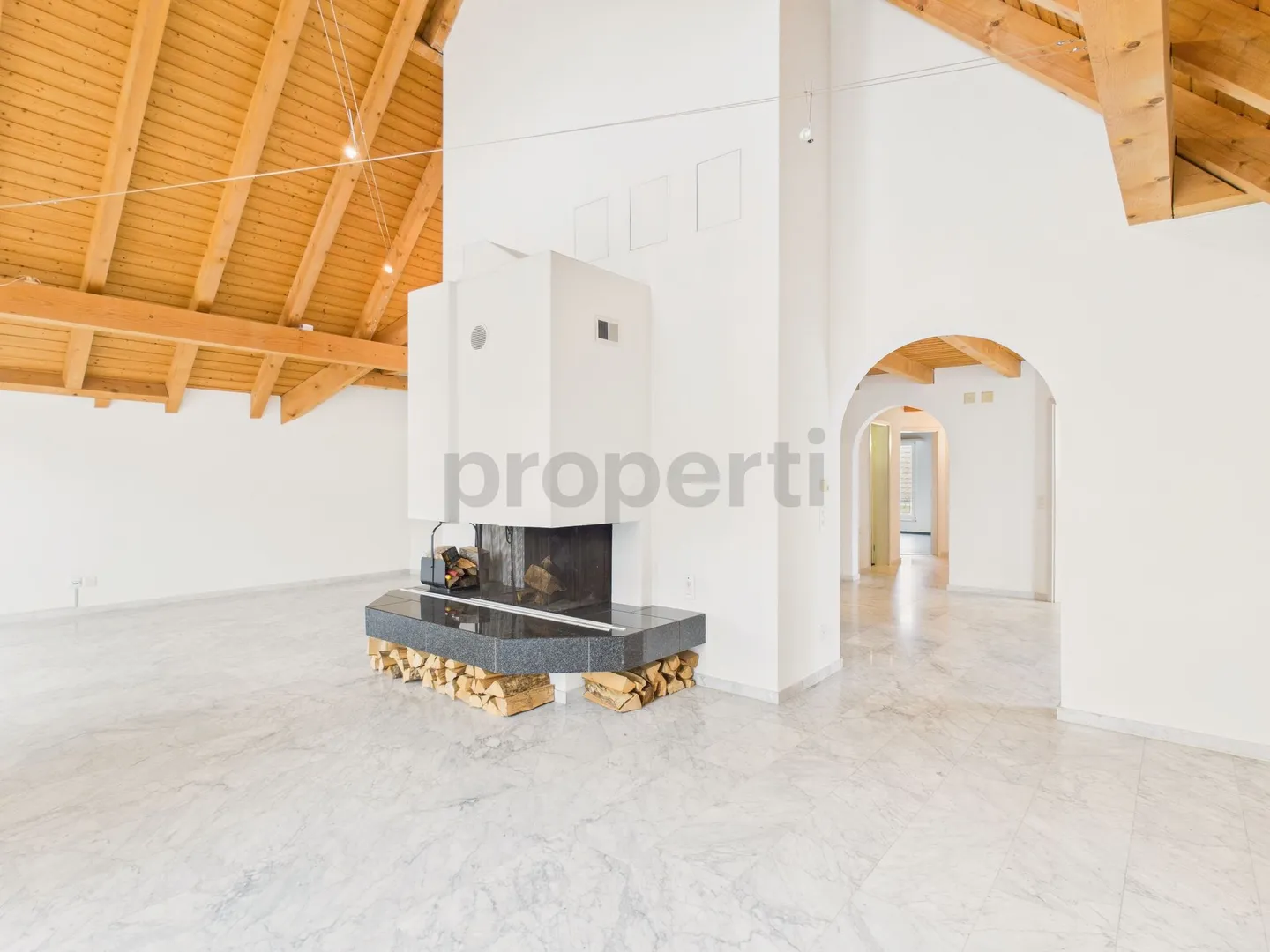 Grosszügige 5.5-Zimmer Maisonette-Wohnung mit Balkon in Ermatingen - Foto 1 di 13