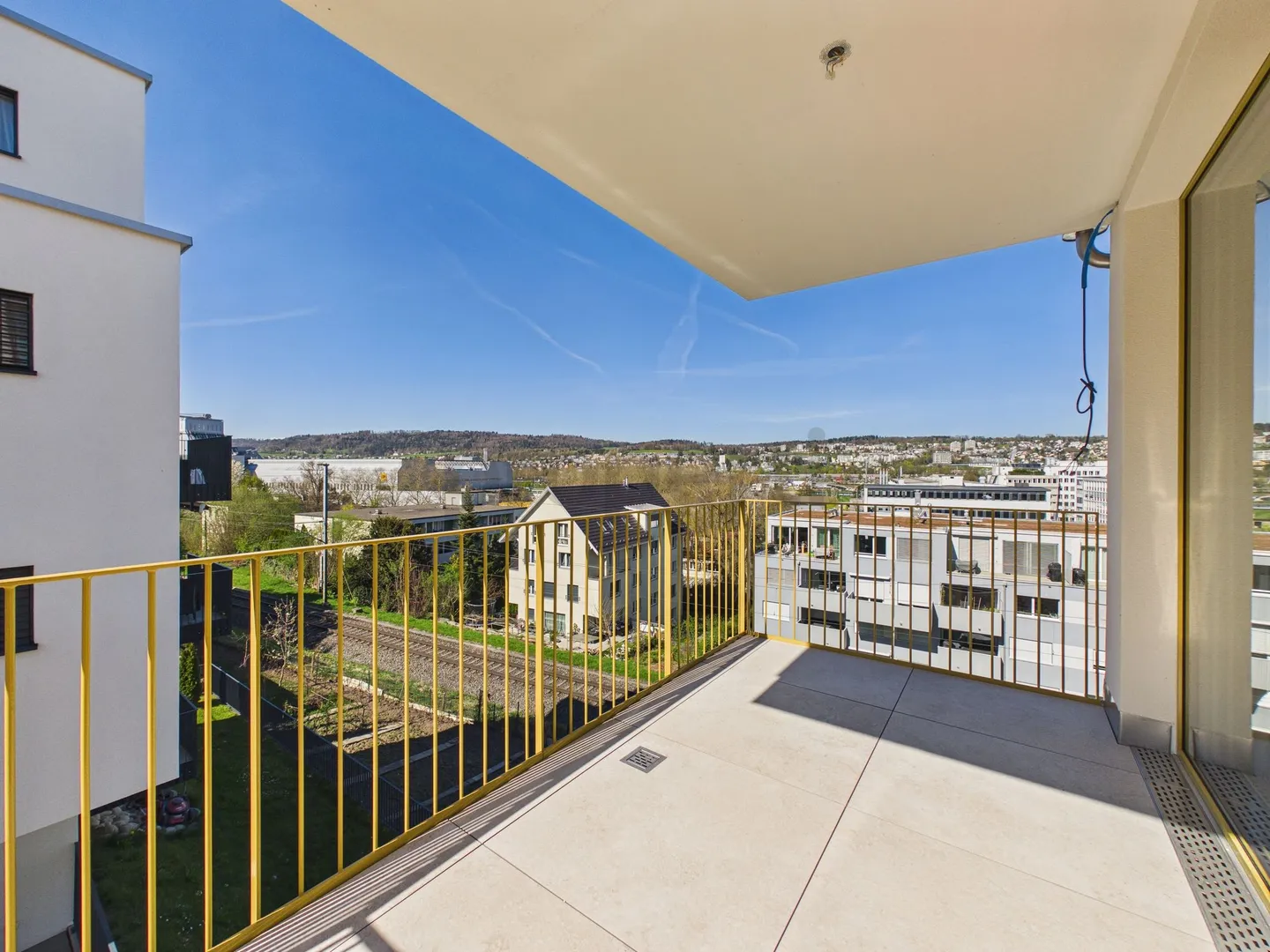 Appartamento moderno di 4,5 stanze con vista libera a Zurigo Altstetten - Foto 6 di 13