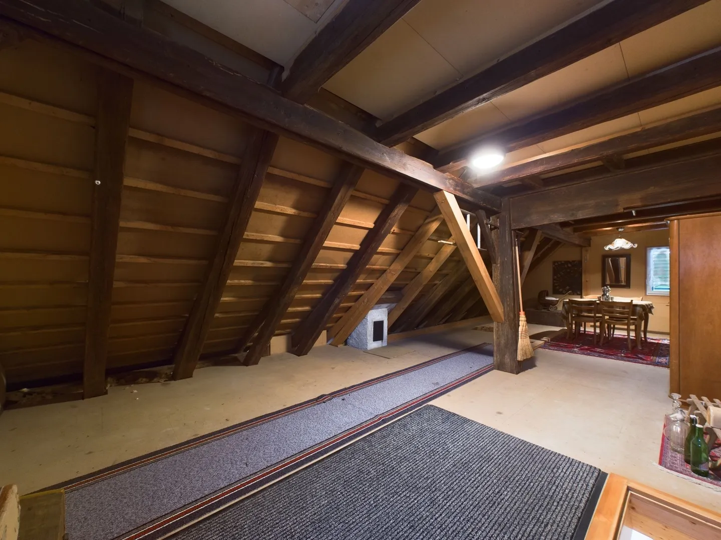 Affascinante casa unifamiliare con riserva di terreno e progetto preliminare per casa plurifamiliare - Foto 10 di 13