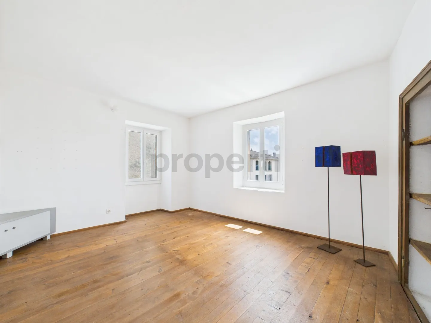 8-Zimmer-Haus mit authentischem Charme im historischen Dorf Novaggio mit Panoramablick und Seeblick - Foto 9 von 13