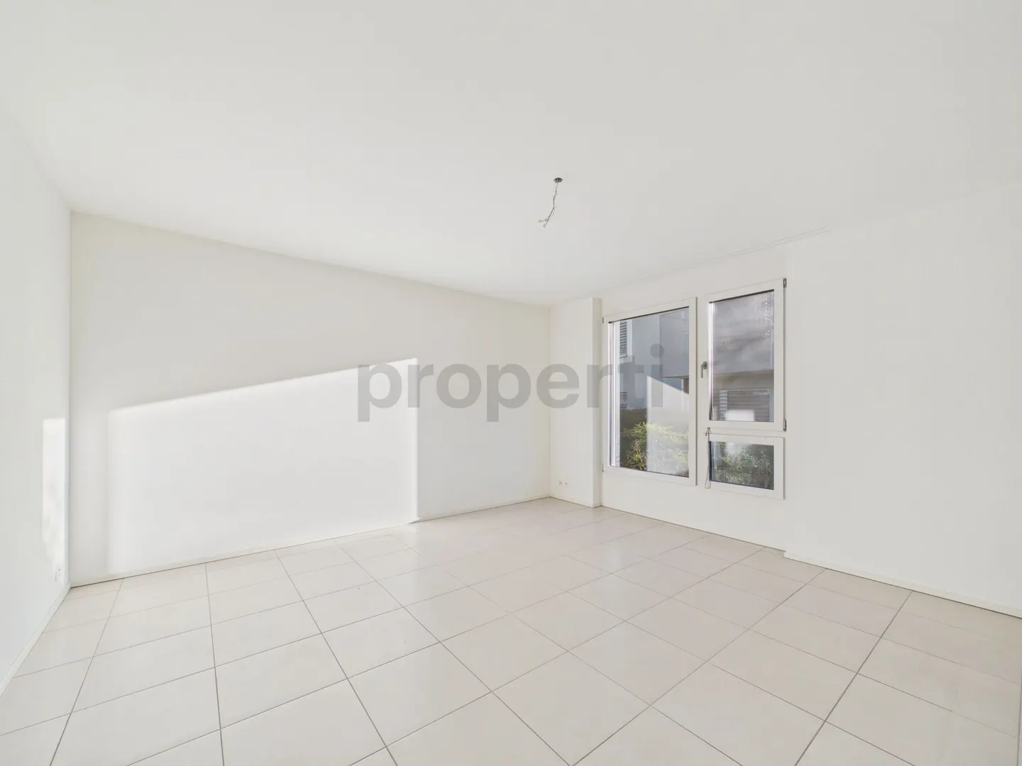 Balcone spazioso, architettura moderna e spazio abitativo versatile! - Foto 9 di 13