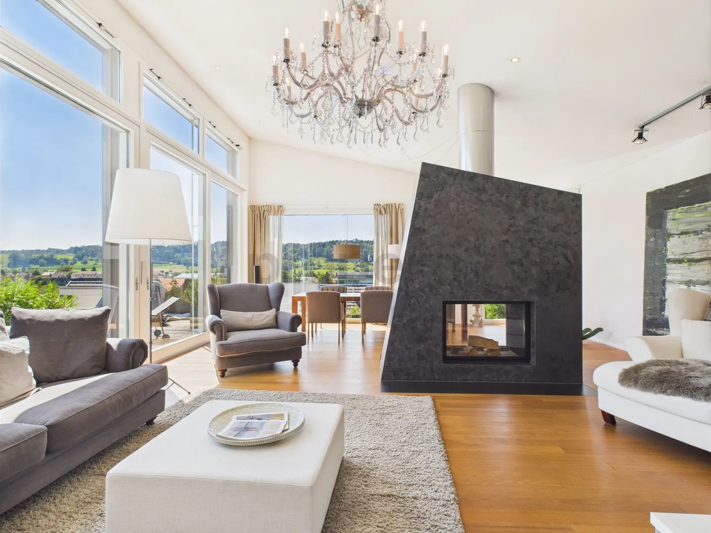 Zeitlose Eleganz trifft modernen Luxus  Ihre Traumvilla mit Pool &amp; Wellness-Oase - Foto 5 von 13