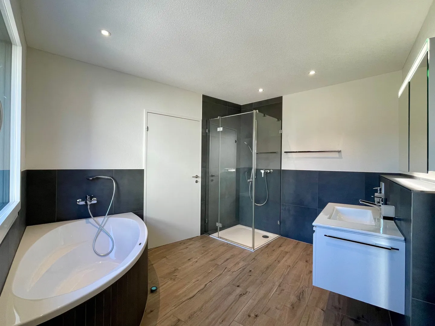 Spacious 3.5-room condominium with loggia in a quiet yet central location in Hägglingen - Photo 8 of 11