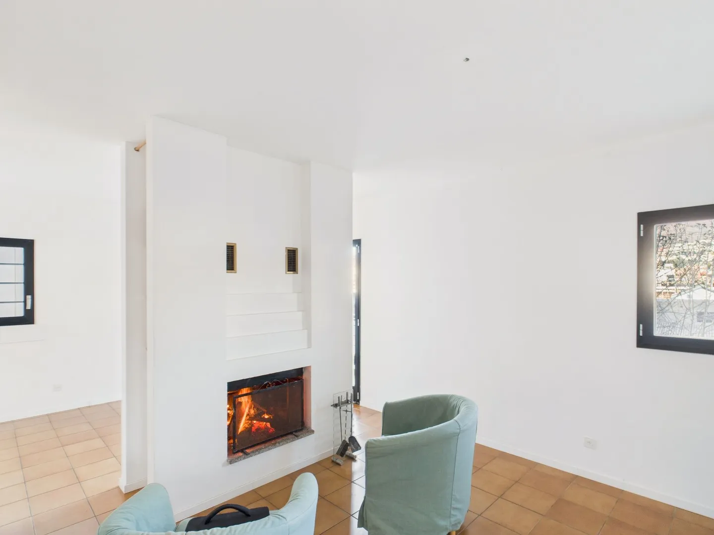 Villa bifamiliare élégante à Chiasso, Canton du Tessin - Photo 4 sur 13