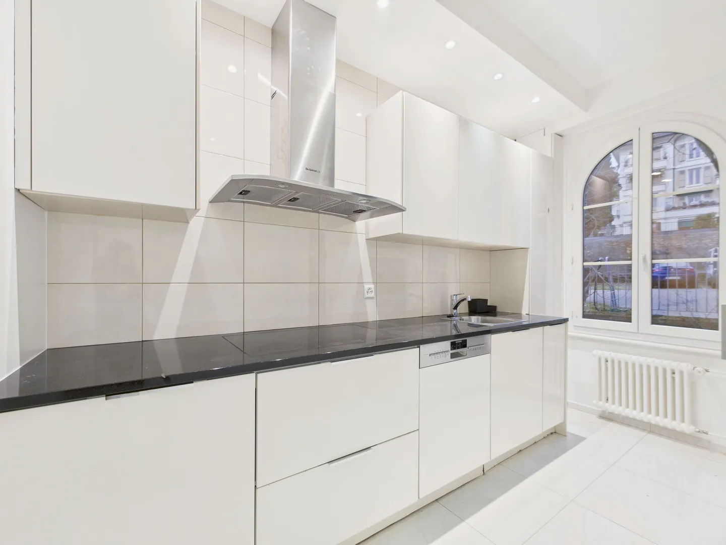 Charming 3-room apartment with terrace in Lausanne - Photo 4 of 10