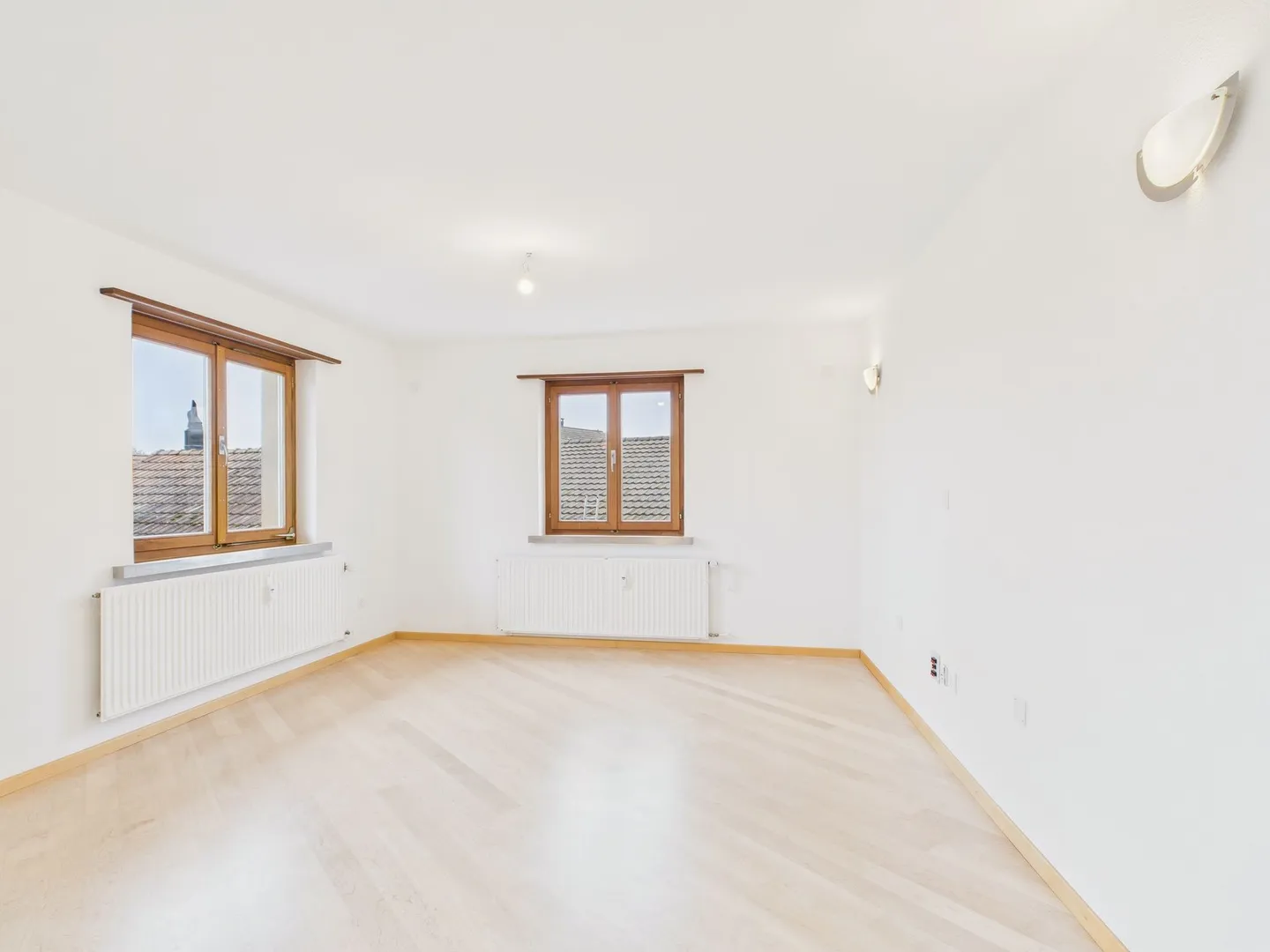 Neu renovierte 5-Zimmer Wohnung mit Balkon in Wenslingen - Foto 2 von 13