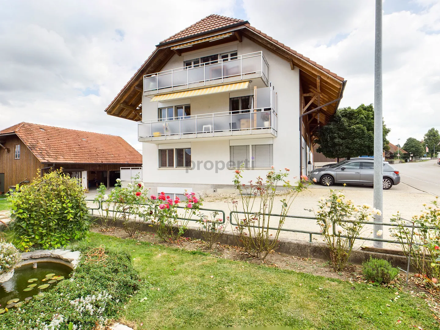 Moderne 3.5-Zimmer-Dachwohnung mit Balkon in Diessbach bei Büren - Photo 9 sur 10