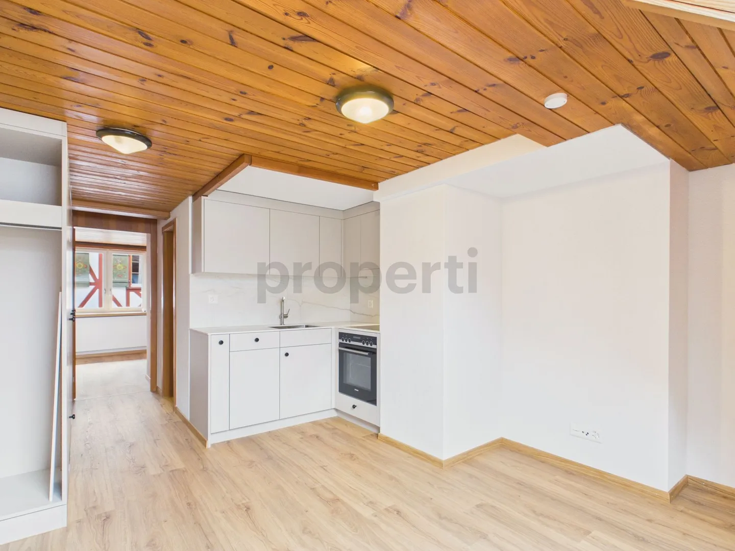 Renovated 2.5-Room Apartment - Photo 4 of 10