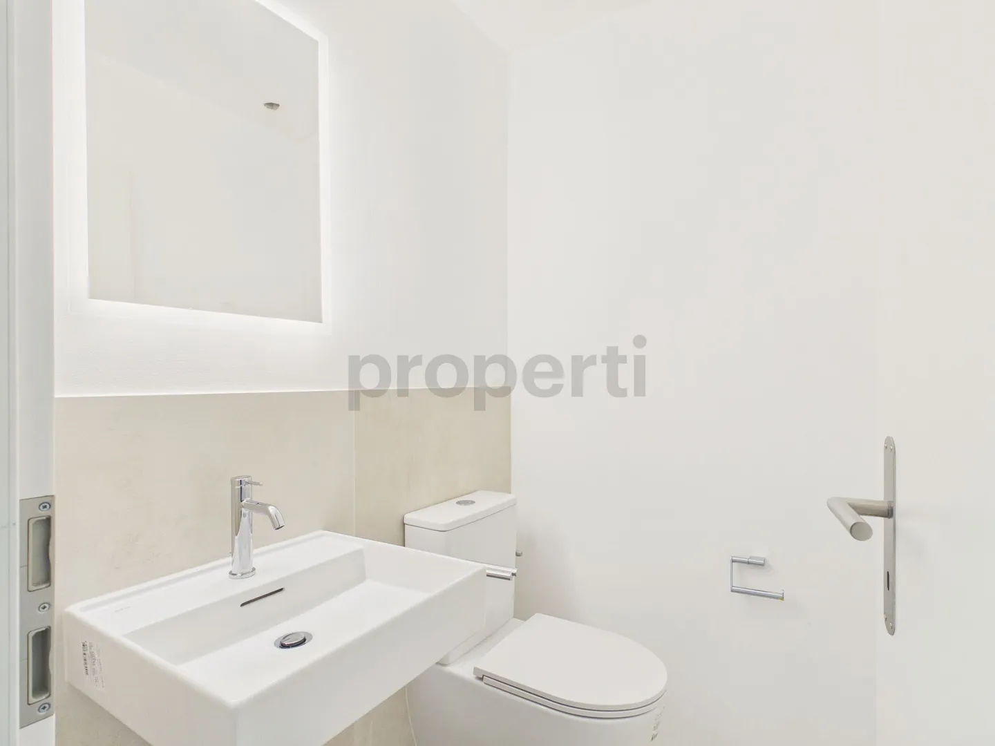 Appartamento attico di 4,5 stanze appena ristrutturato con terrazza da sogno e vista panoramica sul verde - Foto 6 di 9