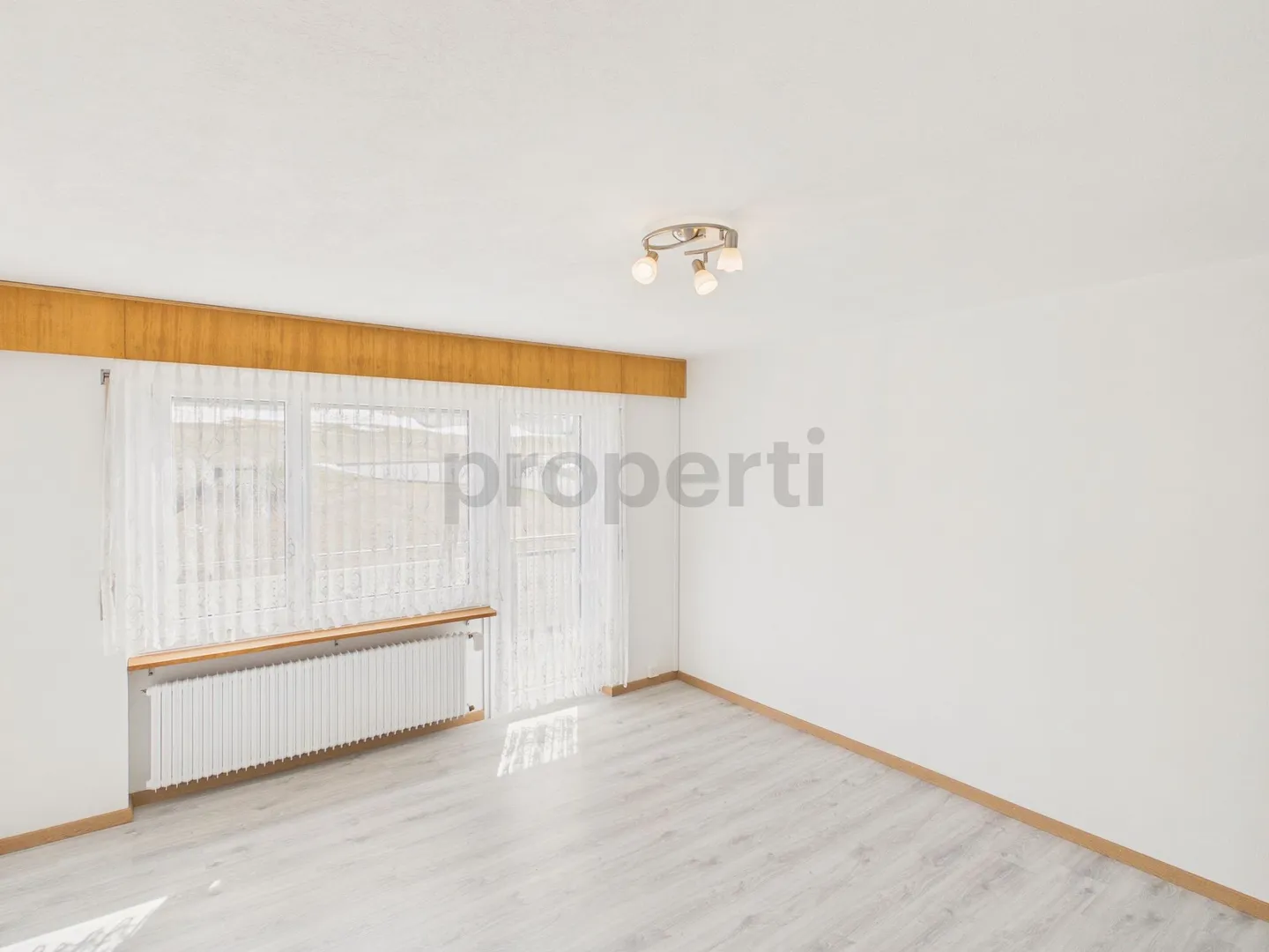 Spacious 5.5-room apartment with balcony, Unterbäch - Photo 1 of 13