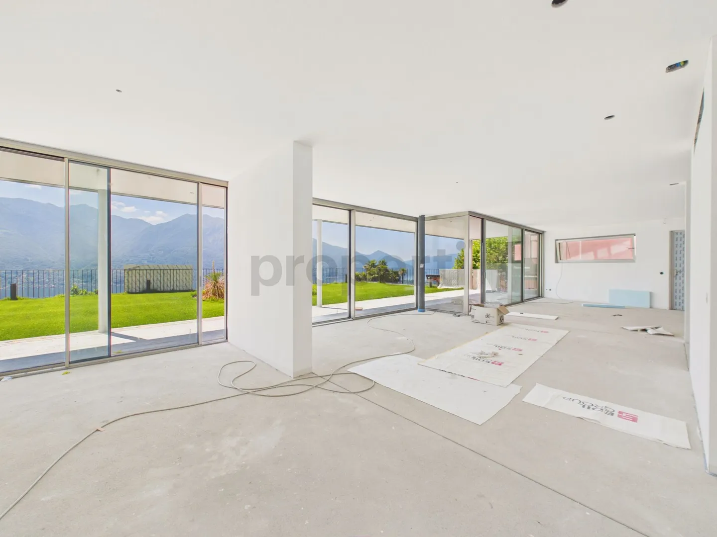Exclusive 4.5 Room Apartment - Brione Sopra Minusio - Photo 2 of 13