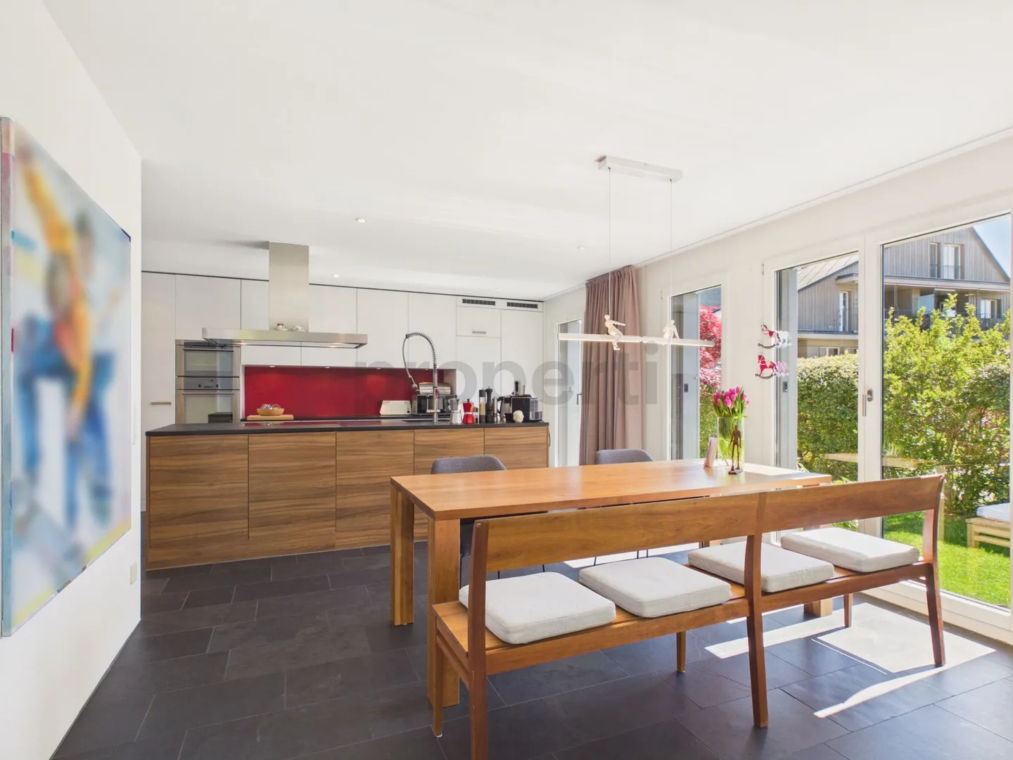 Maison jumelée moderne de 5,5 pièces avec beau jardin à Hirzel - Photo 2 sur 12