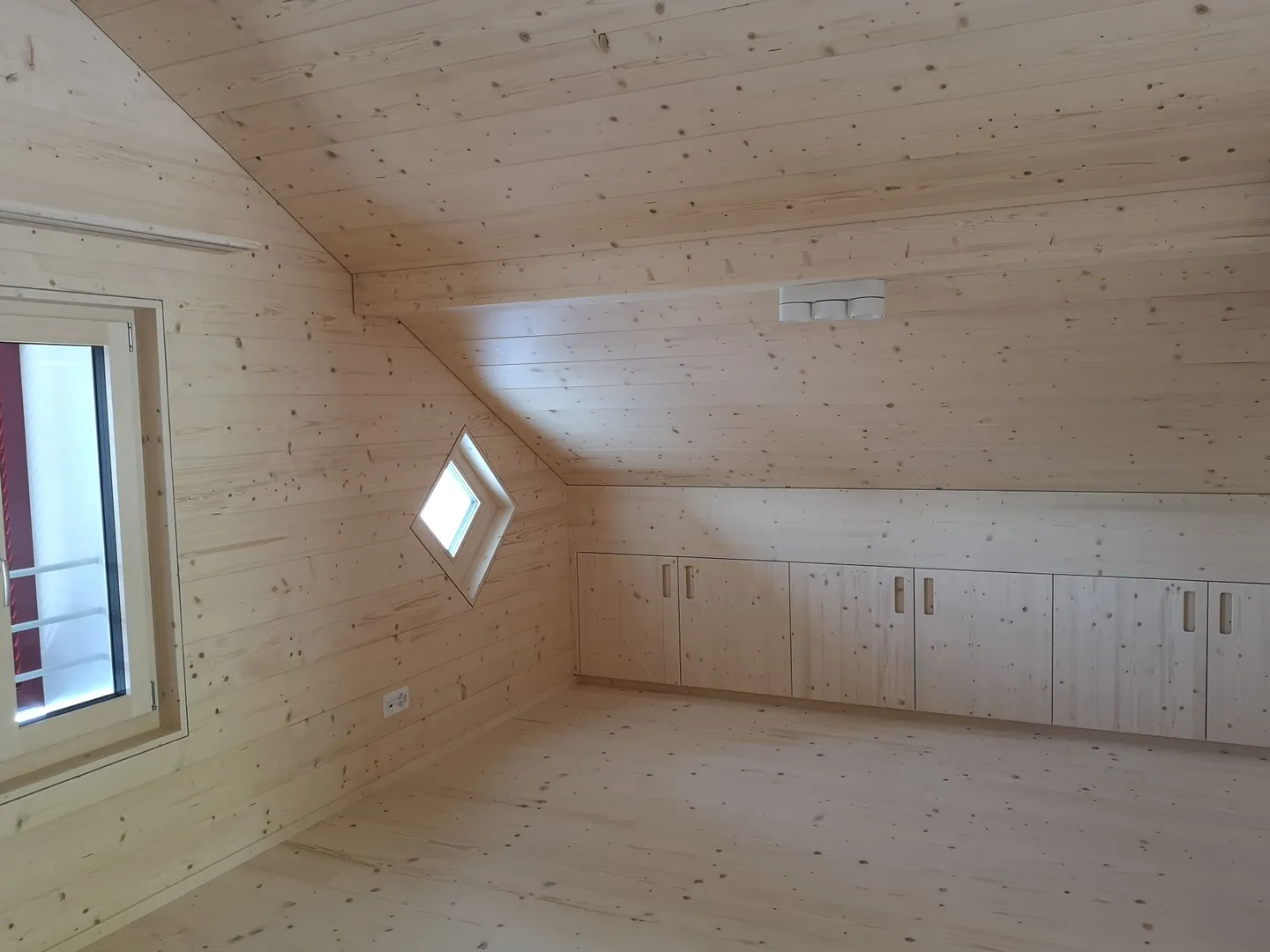 Moderne Maisonette mit sonnigem Balkon - Foto 8 von 11