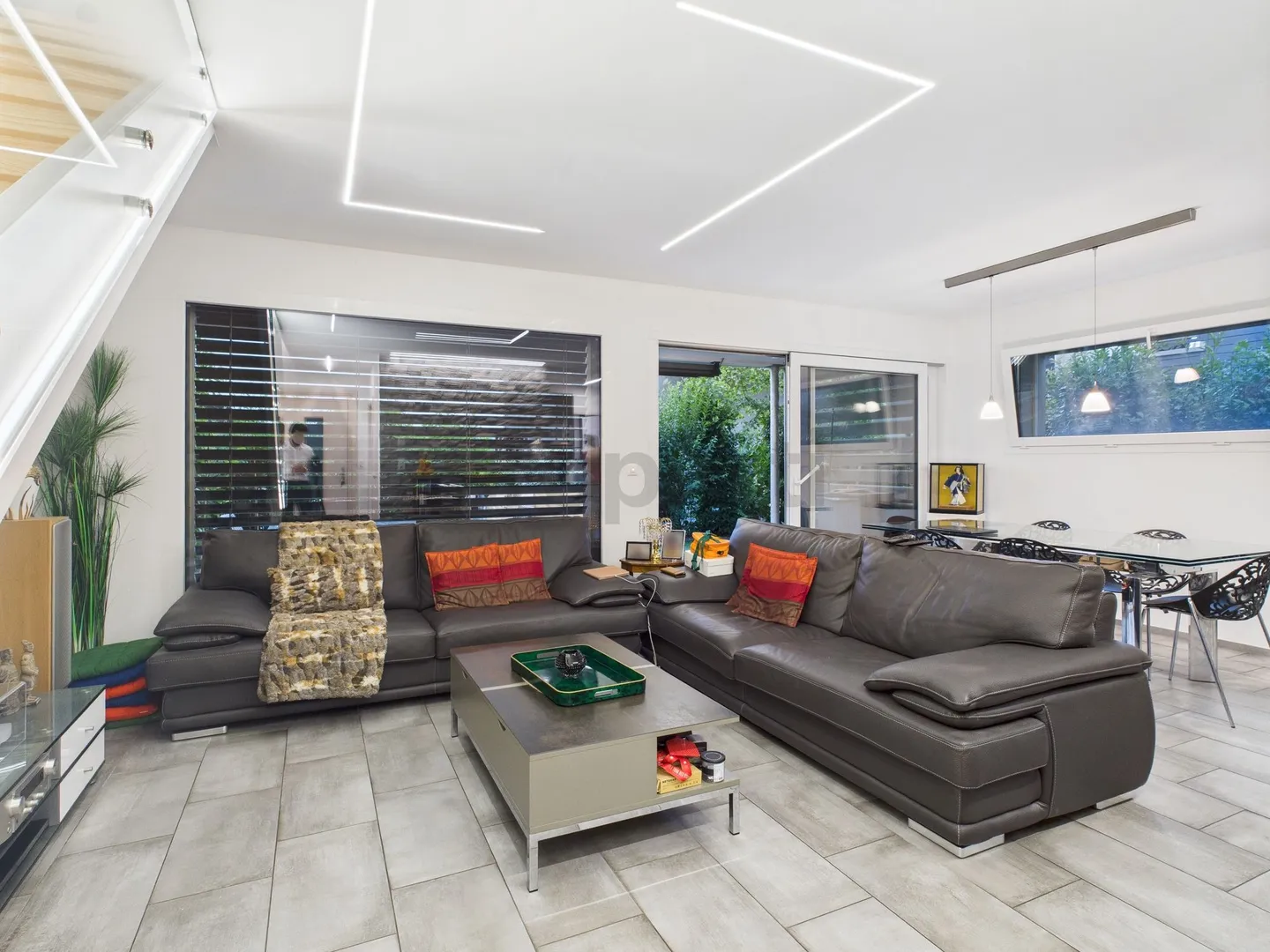 Charming modern terraced house with garden, garage and view in the heart of Saillon - Photo 1 of 7