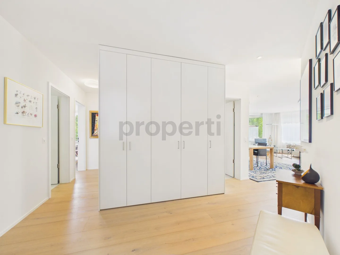 Modern 4.5-room apartment with lift and parking space, Binningen - Photo 5 of 13