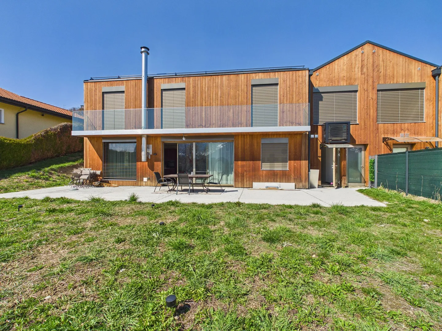 Moderne 5,5-Zimmer-Reihenhaus mit Parkplatz, Lens - Foto 1 von 13