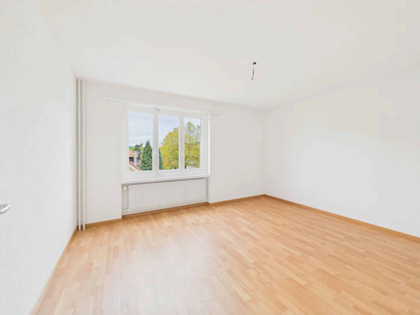 Charmante 3.5 Zimmer Wohnung mit sonnigen Wintergarten - Foto 2 von 8