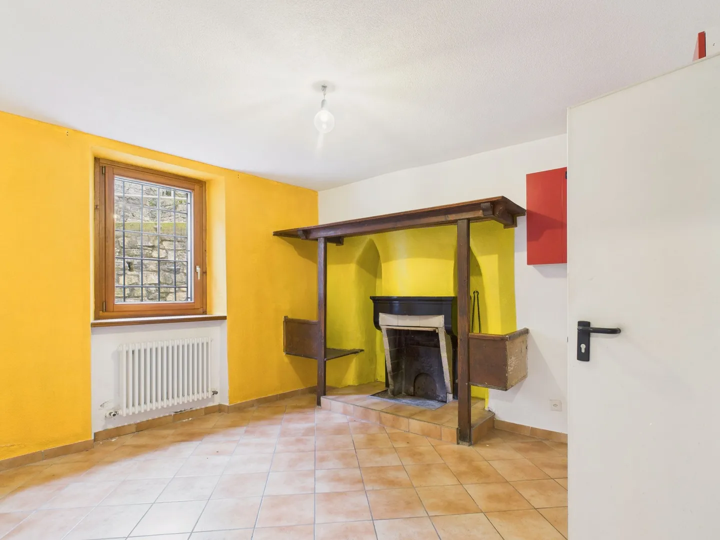 Spacious independent house with 5 rooms in Breggia-Bruzella - Photo 5 of 12