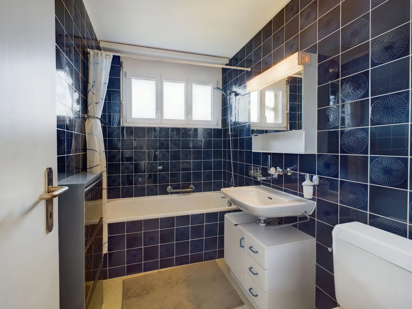 Charming 2-room apartment with balcony and garage in Emmetten - Photo 6 of 11