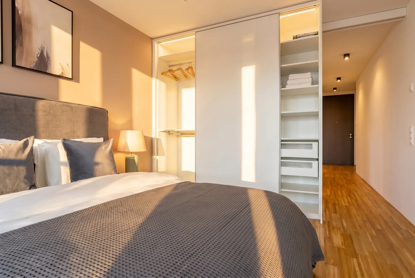 Moderne 2.5-Zimmer-Wohnung mit sonnigem Balkon, Zürich - Foto 6 von 13