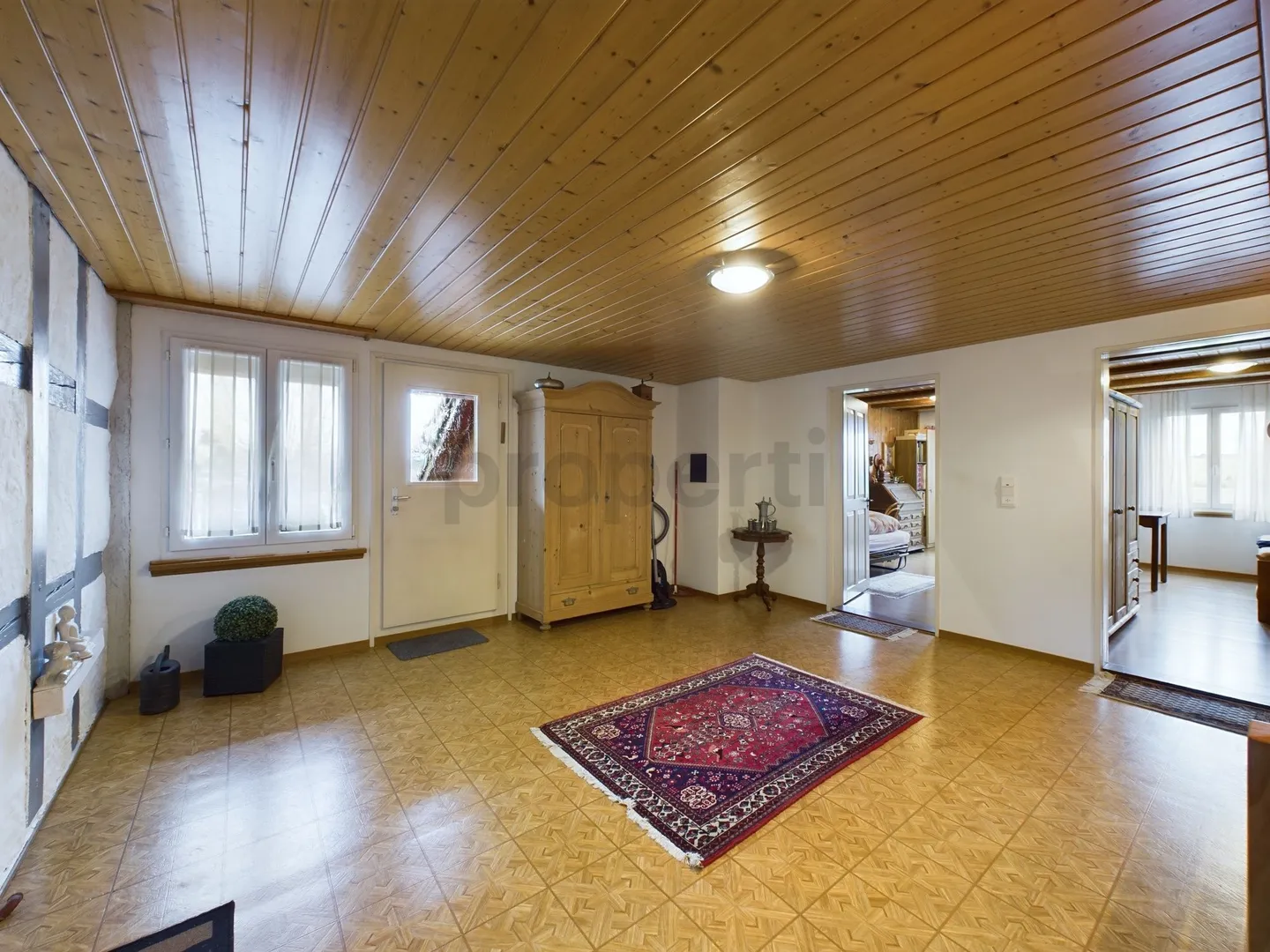 Affascinante casa unifamiliare con riserva di terreno e progetto preliminare per casa plurifamiliare - Foto 9 di 13